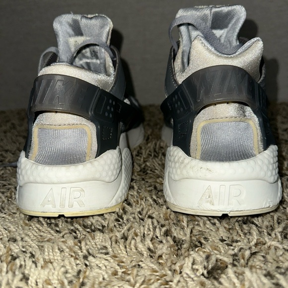Size 10.5 - Nike Air Huarache Light Smoke Grey - Picture 7 of 13